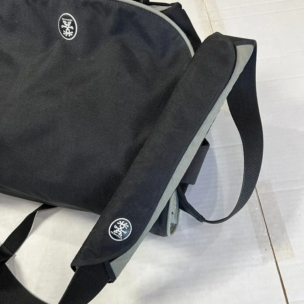 Crumpler Four Ninety Daily L Camera Laptop Messenger Bag Black Green Padded